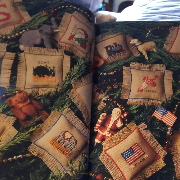 O CHRISTMAS TREE HARDBACK  BOOK. - Picture 10 of 16